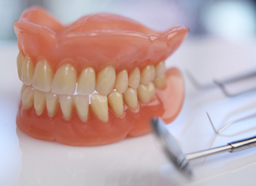 Fix & Removeable Dentures